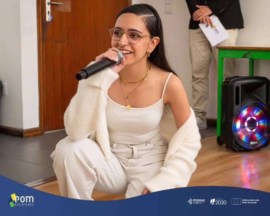 Galeria: Alunos/as de Cabeleireiro/a prestam homenagem ao Festival da Canção — imagem 7